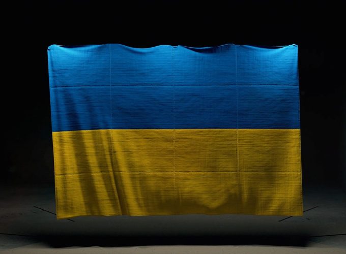 Olga's tribute to the Ukrainian people - 3d cloth simulation