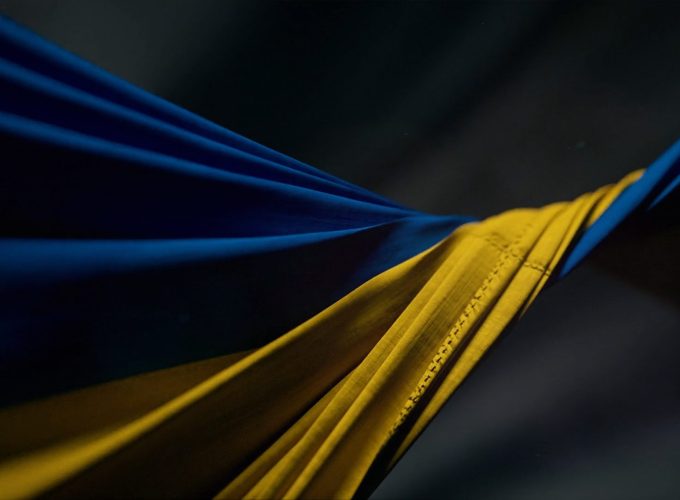 Olga's tribute to the Ukrainian people - 3d cloth simulation